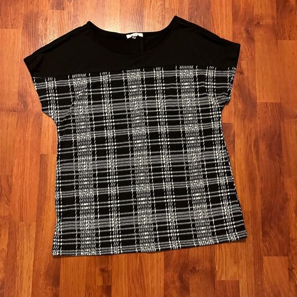 ava james Tops - Ava James gingham black-and-white top with Button detailing on black size medium